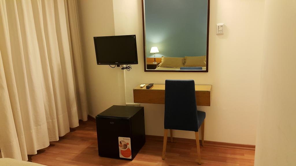 Hotel Avenida Buenos Aires Buitenkant foto