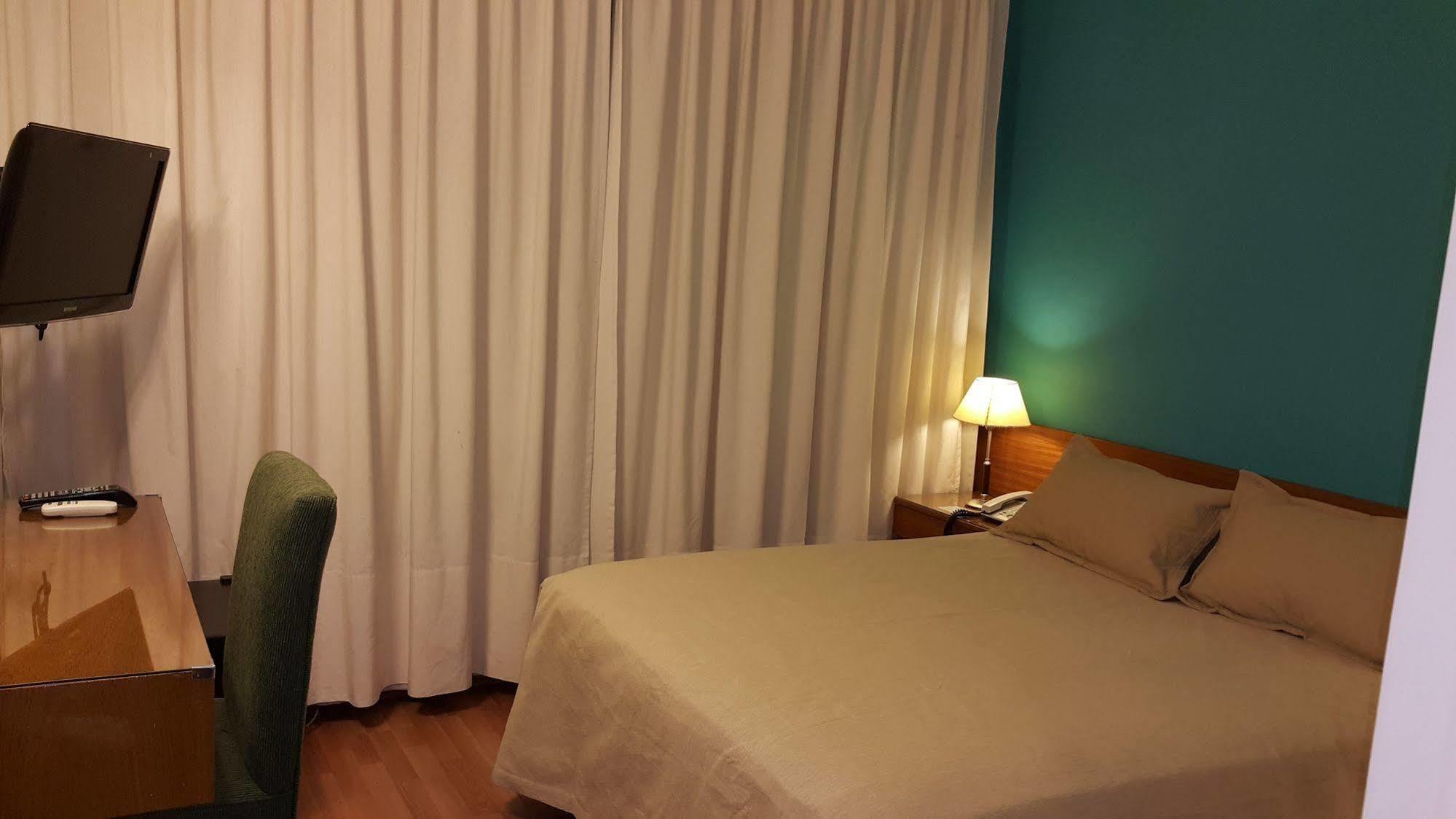 Hotel Avenida Buenos Aires Buitenkant foto