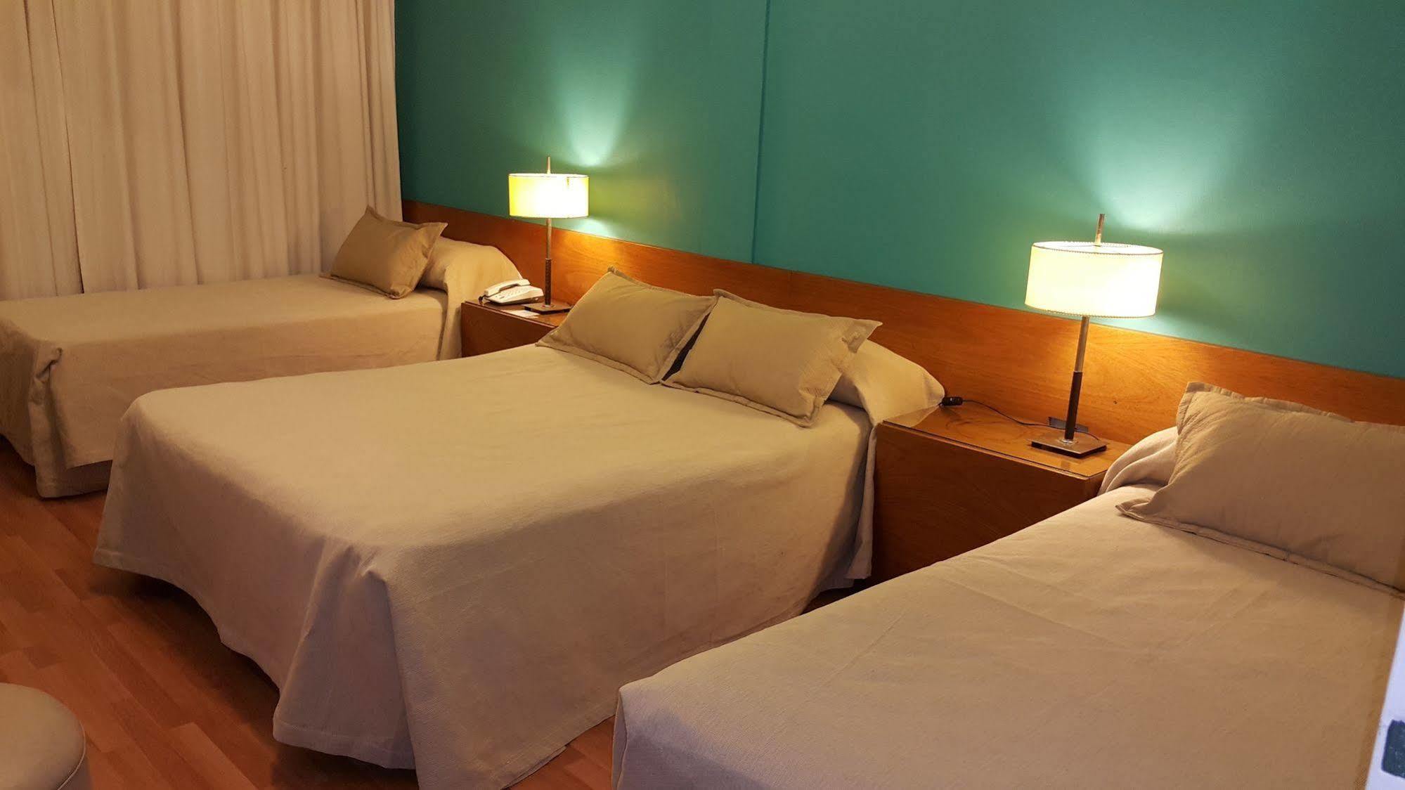 Hotel Avenida Buenos Aires Buitenkant foto