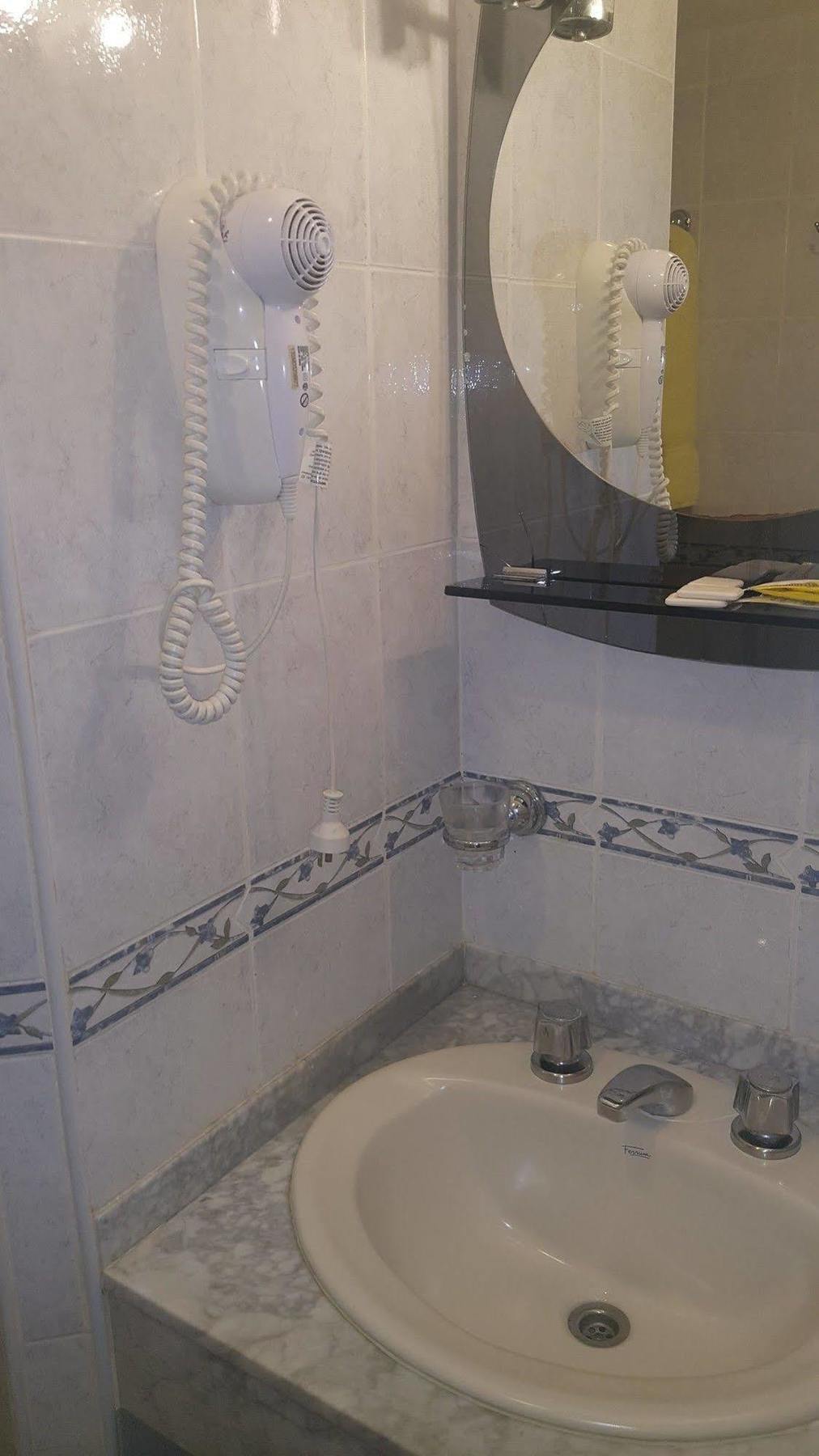 Hotel Avenida Buenos Aires Buitenkant foto