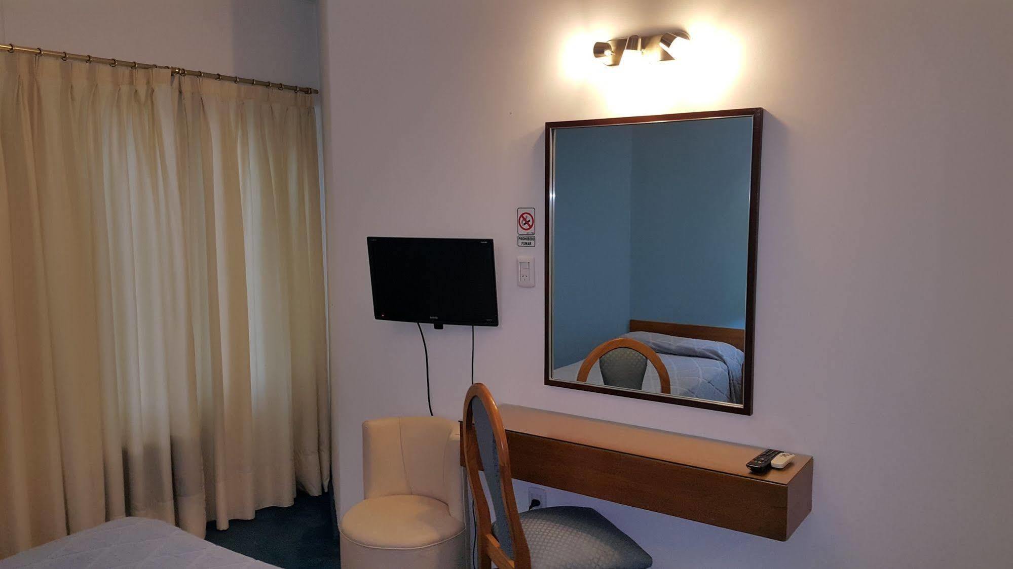 Hotel Avenida Buenos Aires Buitenkant foto