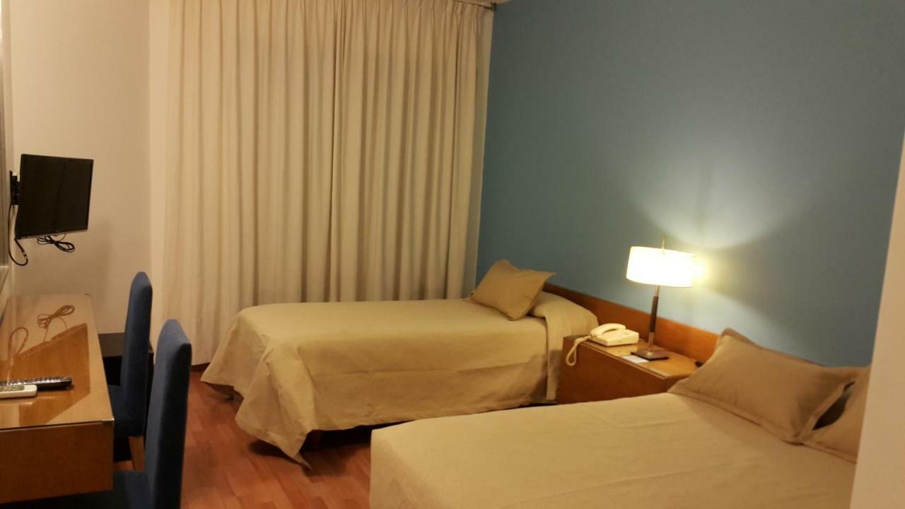 Hotel Avenida Buenos Aires Buitenkant foto