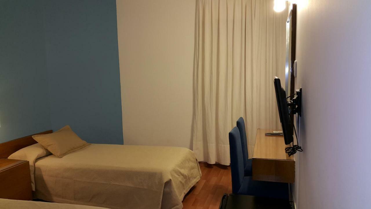 Hotel Avenida Buenos Aires Buitenkant foto